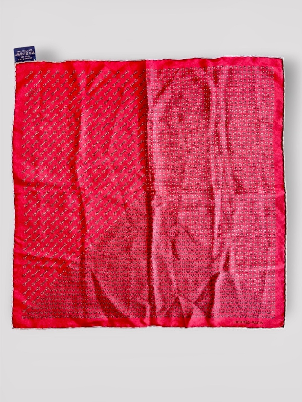 HERMÈS Paris Red Silk Scarf Gavroche 16” Horseshoe Equestrian Print Rolled Edges - Picture 13 of 16